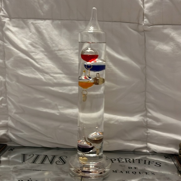 Galileo Glass Thermometer with Multicolor Floating Balls Office Table Home Decor - Picture 3 of 8